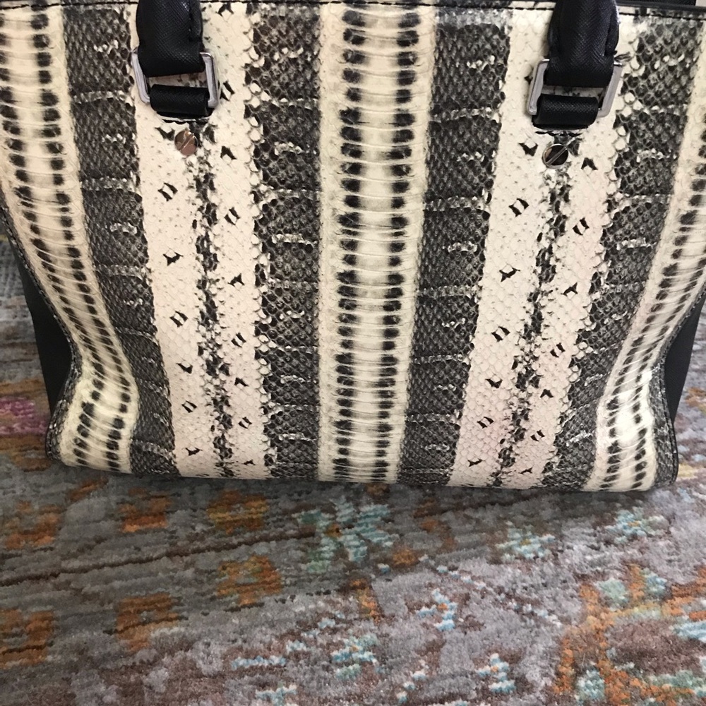 Michael Kors - Picture 3 of 4